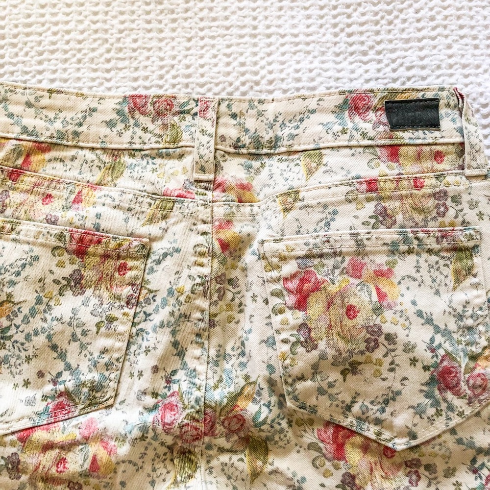 Anthropologie floral jeans! - Picture 5 of 8